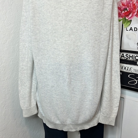 Everlane The Cotton V-Neck Sweater in Light Heathered Grey Size M - Picture 7 of 9